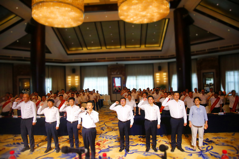 公司召開慶祝中國共產黨成立100周年“兩優一先”表彰大會暨“頌歌獻給黨 奮斗新征程”職工文藝匯演