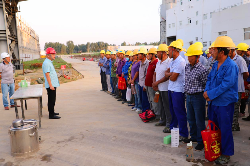 河南淮源公司:送清涼 暖人心