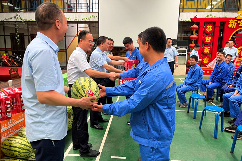 選煤公司:夏日送清涼 關懷沁人心-2.png 選煤公司:夏日送清涼 關懷沁人心-2.png