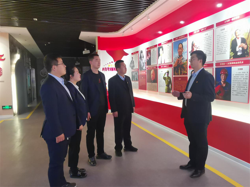 神木分公司項(xiàng)目運(yùn)營(yíng)黨支部開(kāi)展“學(xué)習(xí)黨的二十大 弘揚(yáng)憲法精神”主題黨日活動(dòng).png 神木分公司項(xiàng)目運(yùn)營(yíng)黨支部開(kāi)展“學(xué)習(xí)黨的二十大 弘揚(yáng)憲法精神”主題黨日活動(dòng).png