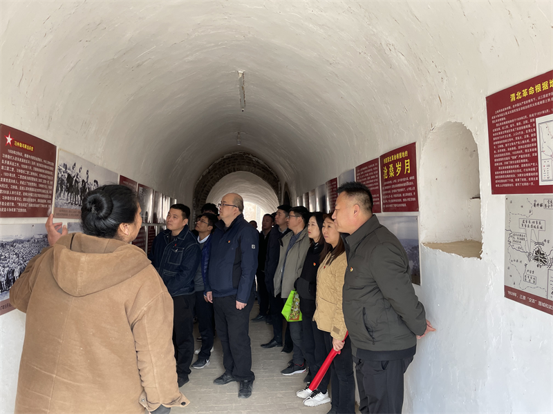 三原公司黨支部開展主題黨日活動2.png 三原公司黨支部開展主題黨日活動2.png