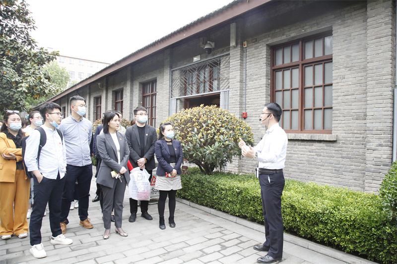 “追尋紅色足跡 傳承紅色基因”——公司組織青年職工赴西安事變紀念館開展黨史學習教育實踐活動1.png “追尋紅色足跡 傳承紅色基因”——公司組織青年職工赴西安事變紀念館開展黨史學習教育實踐活動1.png
