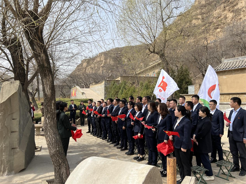 神木分公司組織開展“追尋紅色印記 踐行奮斗精神”主題紅色教育培訓活動2.png