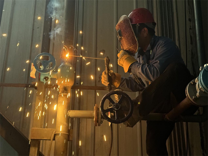 咸陽公司：堅守崗位 奮斗不“打烊”2.png