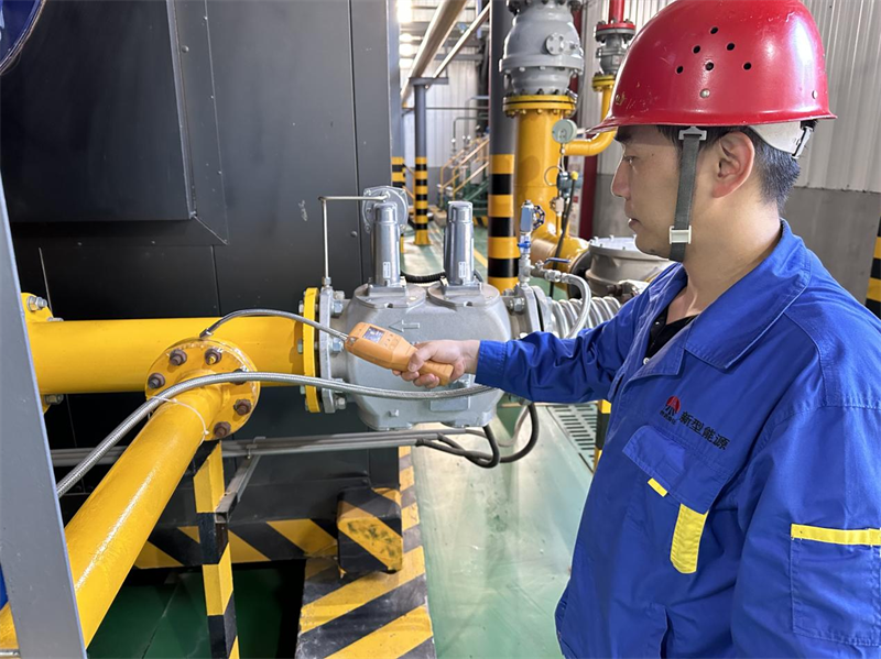 咸陽公司：堅守崗位 奮斗不“打烊”4.png