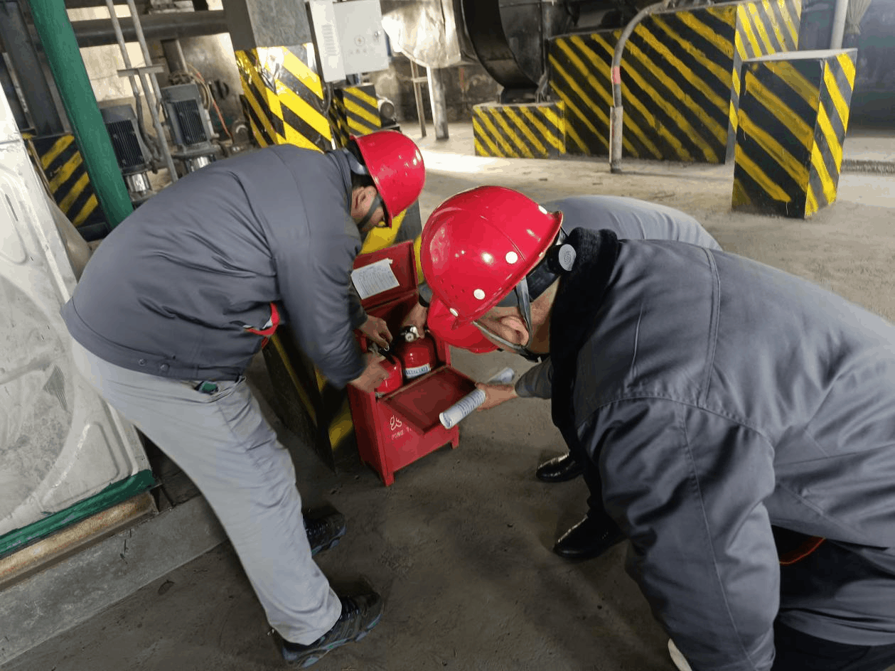 1-攻克生產困境,發揮先鋒力量02.gif 1-攻克生產困境,發揮先鋒力量02.gif