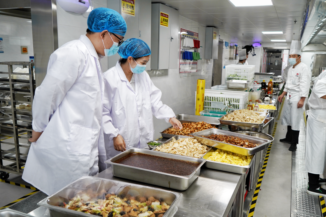 盡“膳”盡美 落在“食”處——新型能源公司開展職工餐廳調研督導