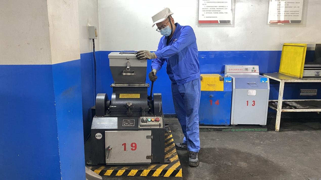 孫二軍 詩歌——《你要寫新能，就不能只寫......》