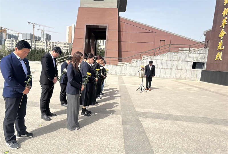 西安（揚州）聯合黨支部開展“緬懷革命先烈 凝聚奮進力量”主題黨日活動02.jpg